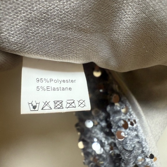 New One Shoulder Body-con Sleeveless Grey Sequence Short Dress. Size Large. - Picture 7 of 16